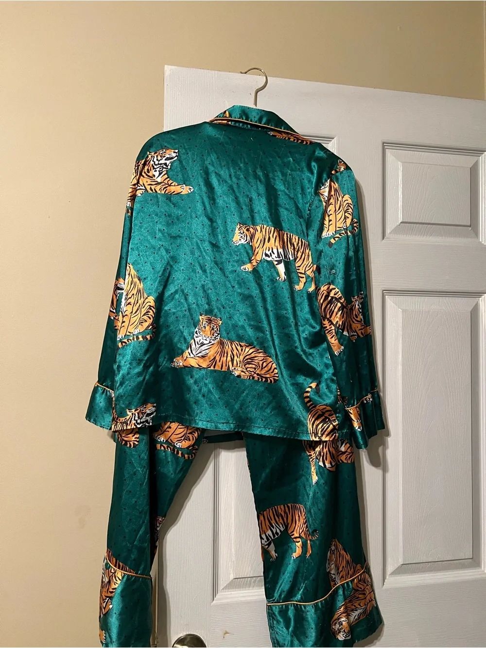 Emerald Green Satin Tiger Print Pajama Set - Picture 2 of 2